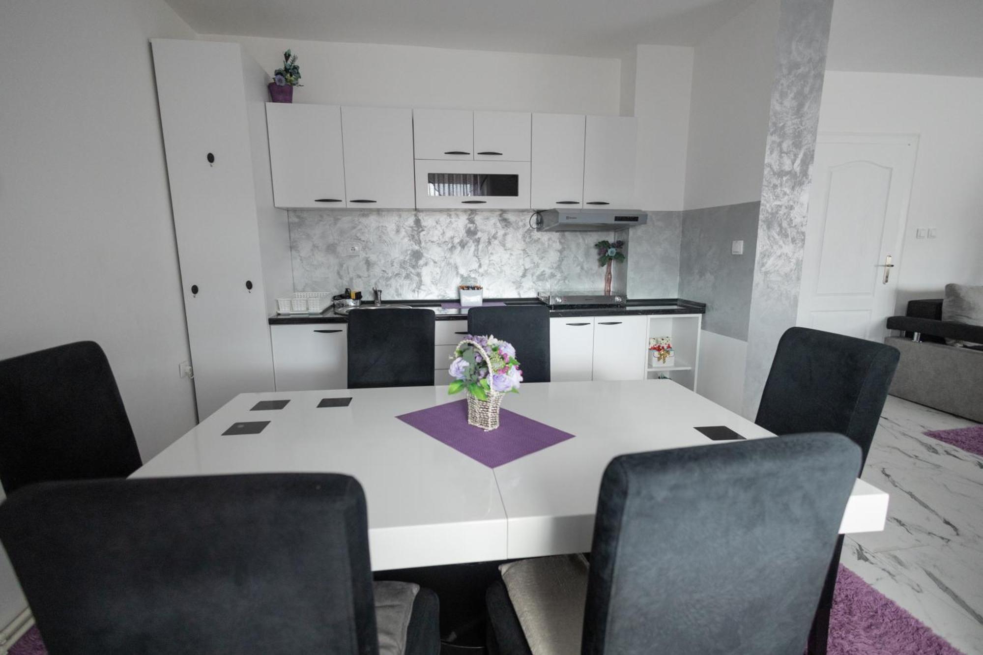 Apartman Albijanic Apartman Kamanc Kültér fotó